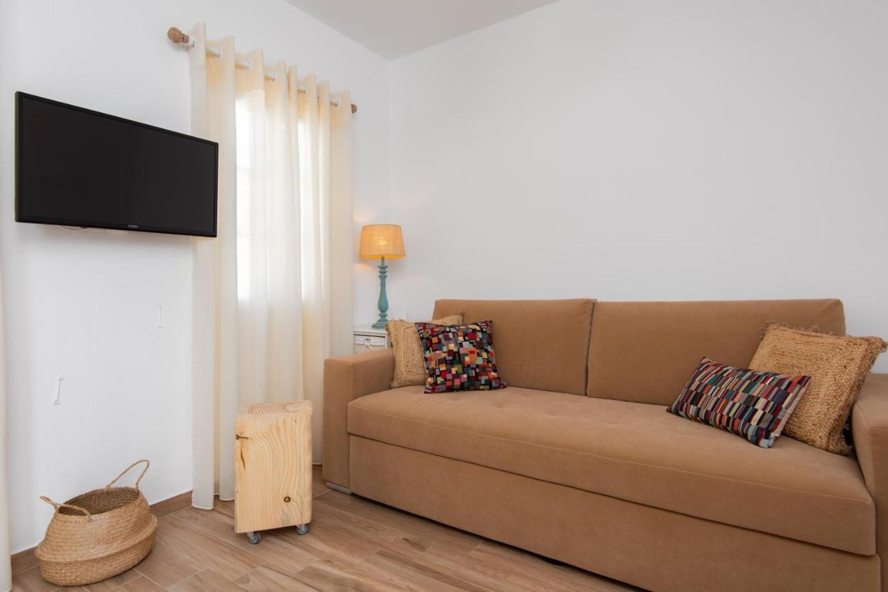 Miles Away Luxury Apartments Platis Gialos  Exterior photo