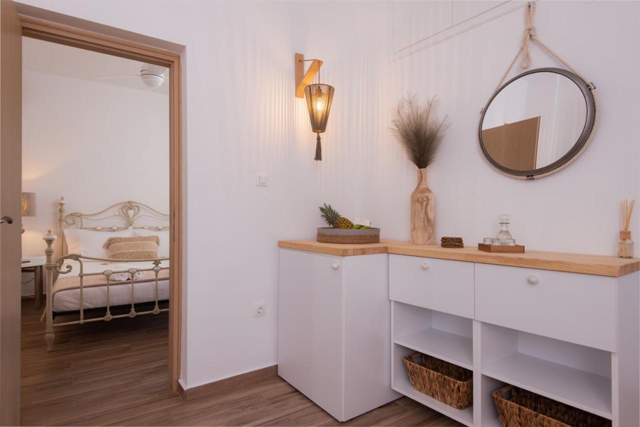 Miles Away Luxury Apartments Platis Gialos  Exterior photo